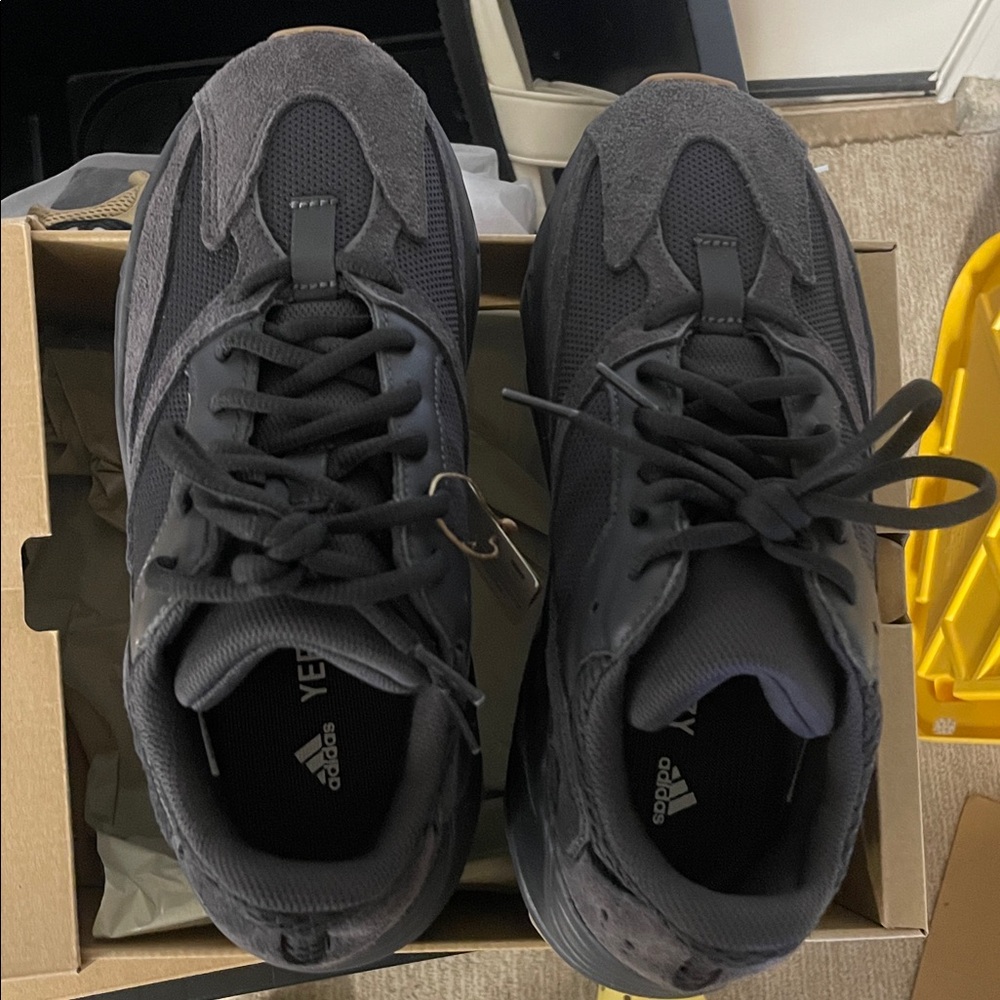 Adidas Yeezy Boost 700 V2 Charcoal Sneakers
